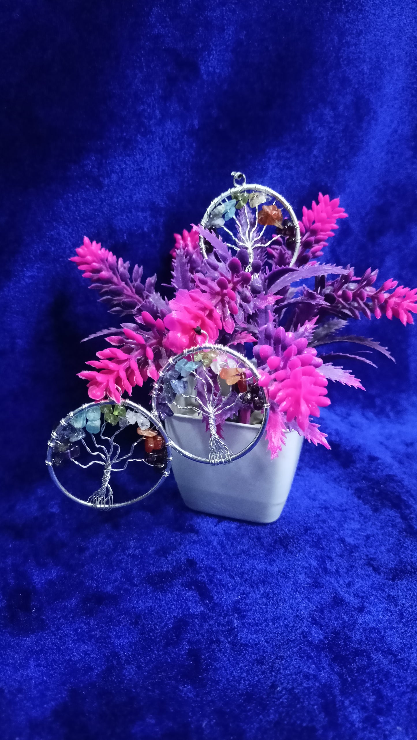 🌈 Seven Chakra Tree Pendant – Balance, Energy & Inner Harmony