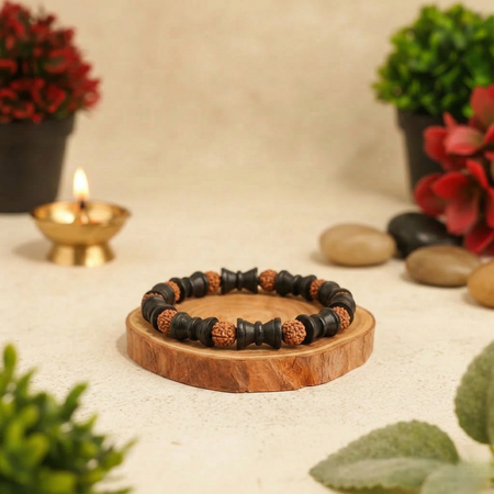 Karungali Rudraksha Damru Energy Bracelet (8mm)