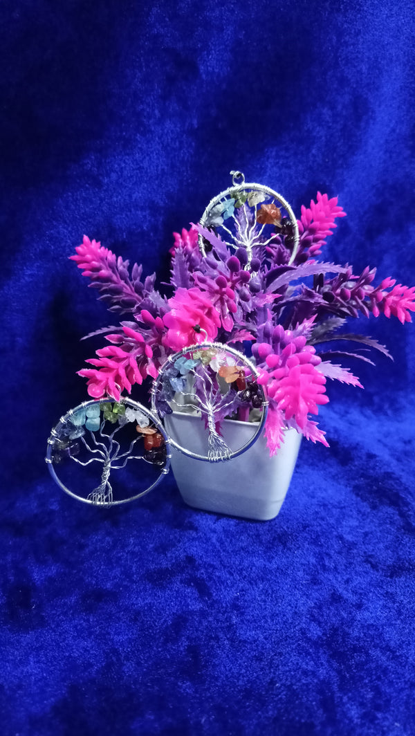 🌈 Seven Chakra Tree Pendant – Balance, Energy & Inner Harmony