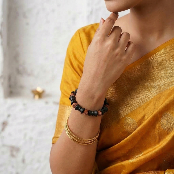 Karungali Rudraksha Damru Energy Bracelet (8mm)